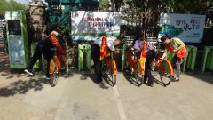 為紀(jì)念五一國際勞動(dòng)節(jié)、進(jìn)一步弘揚(yáng)勞模精神、勞動(dòng)精神， 4月30日，聊城市水利工程總公司黨總支開展了五一勞動(dòng)最美主題黨日活動(dòng)。 活動(dòng)黨日，公司全體黨員干部來到街頭開展了服